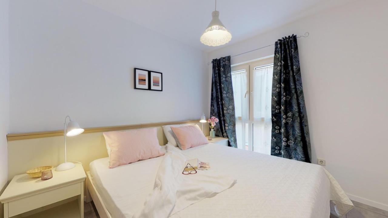 Mirta Deluxe Superior 5 Star Apartment, Your Piece Of Heaven By The Sea & Park, With Sea & Park View Novigrad Istria エクステリア 写真
