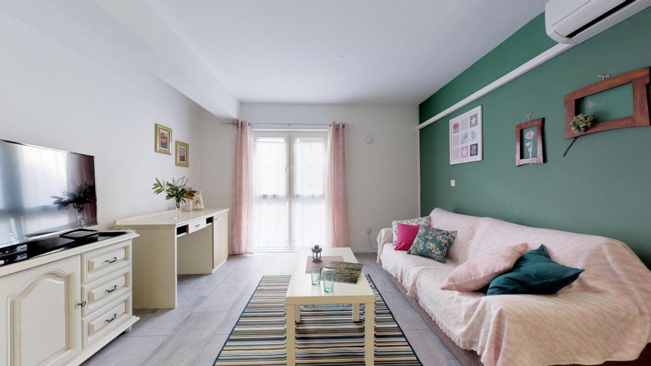 Mirta Deluxe Superior 5 Star Apartment, Your Piece Of Heaven By The Sea & Park, With Sea & Park View Novigrad Istria エクステリア 写真