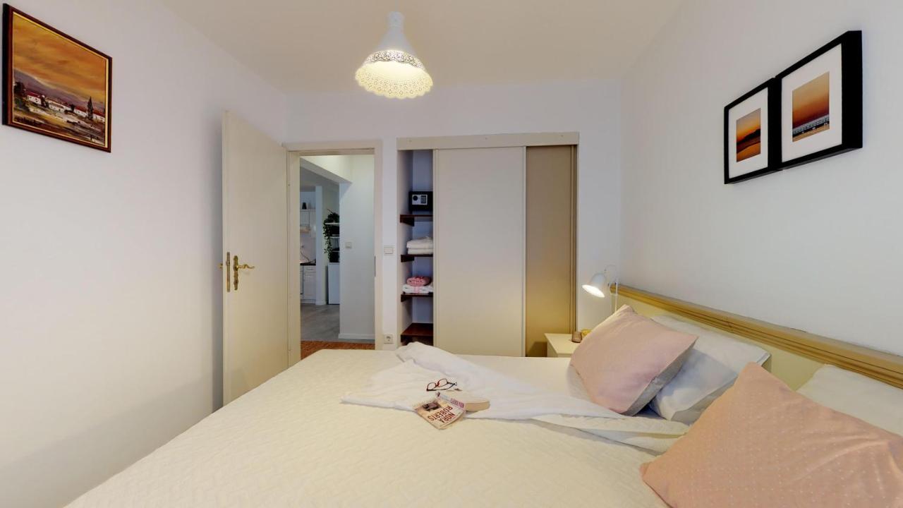 Mirta Deluxe Superior 5 Star Apartment, Your Piece Of Heaven By The Sea & Park, With Sea & Park View Novigrad Istria エクステリア 写真