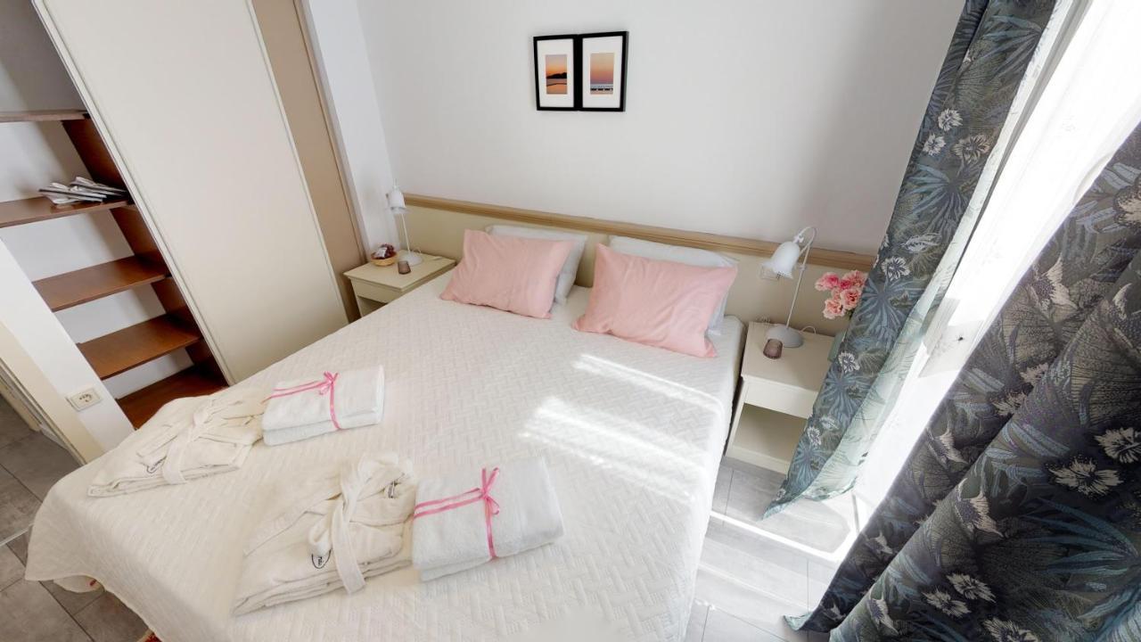 Mirta Deluxe Superior 5 Star Apartment, Your Piece Of Heaven By The Sea & Park, With Sea & Park View Novigrad Istria エクステリア 写真