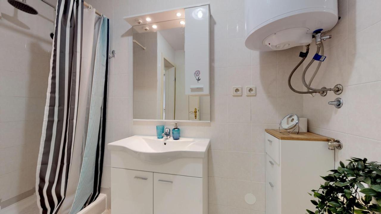 Mirta Deluxe Superior 5 Star Apartment, Your Piece Of Heaven By The Sea & Park, With Sea & Park View Novigrad Istria エクステリア 写真