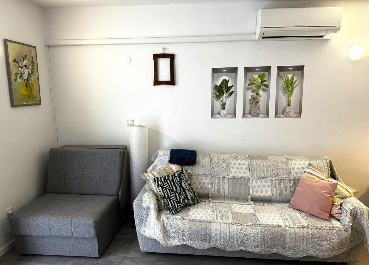 Mirta Deluxe Superior 5 Star Apartment, Your Piece Of Heaven By The Sea & Park, With Sea & Park View Novigrad Istria エクステリア 写真